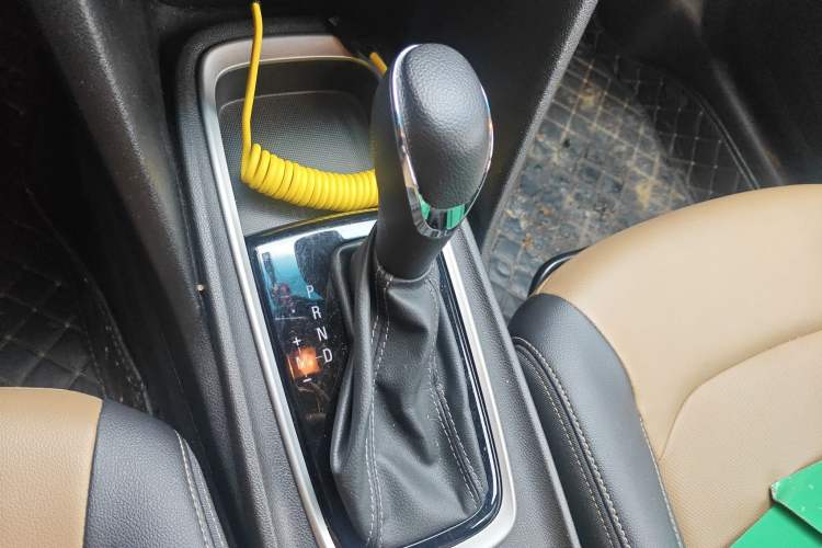 Used Chevrolet Monza 2022 320 Automatic Enjoyment Edition Gear Lever