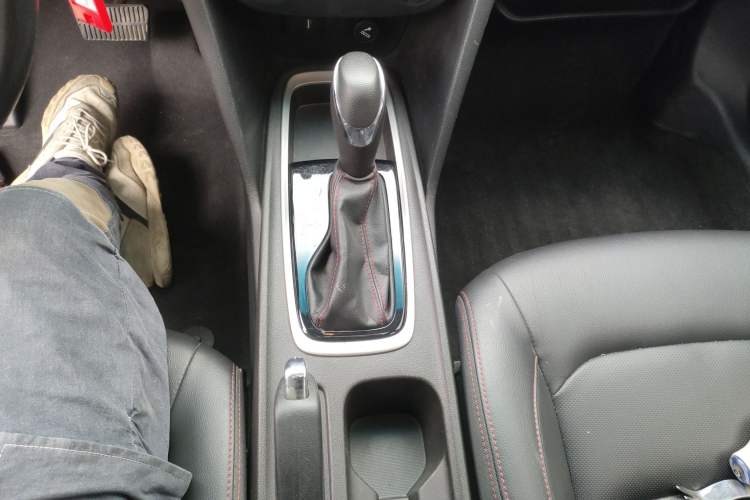 Used Chevrolet Monza 2022 Light Hybrid RS 330T Automatic Comfort Edition Gear Lever