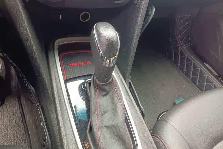 Used Chevrolet Monza 2022 Light Hybrid RS 330T Automatic Comfort Edition Gear Lever