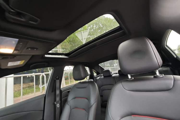 Used Chevrolet Monza 2022 Light Hybrid RS 330T Automatic Comfort Edition Headliner