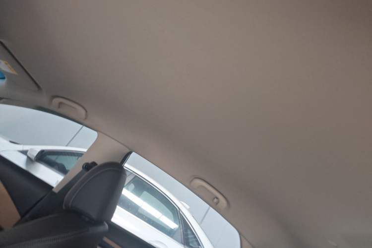 Used Chevrolet Monza 2022 320 Automatic Enjoyment Edition Headliner