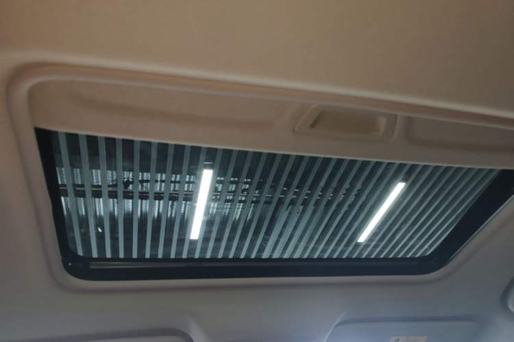 Used Chevrolet Monza 2022 320 Automatic Enjoyment Sunroof Version Headliner