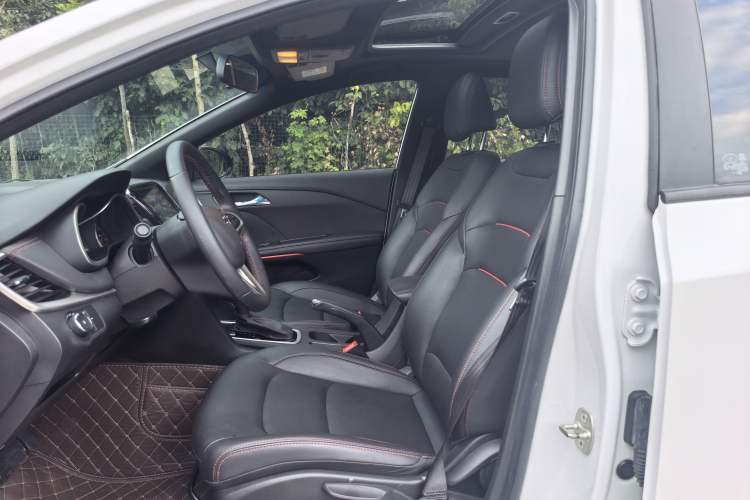 Used Chevrolet Monza 2022 Light Hybrid RS 330T Automatic Comfort Edition Interior 1