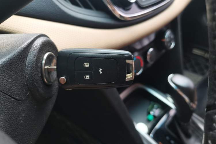 Used Chevrolet Monza 2022 320 Automatic Enjoyment Sunroof Version Interior 1