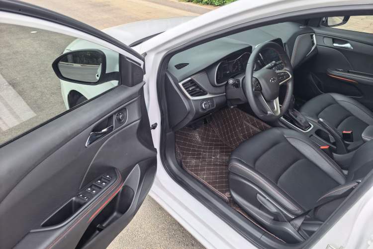 Used Chevrolet Monza 2022 Light Hybrid RS 330T Automatic Comfort Edition Interior 2