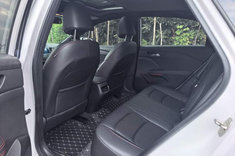 Used Chevrolet Monza 2022 Light Hybrid RS 330T Automatic Comfort Edition Interior 3