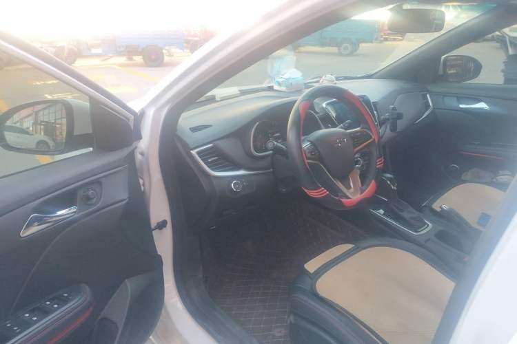 Used Chevrolet Monza 2022 Light Hybrid RS 330T Automatic Comfort Edition Interior 3