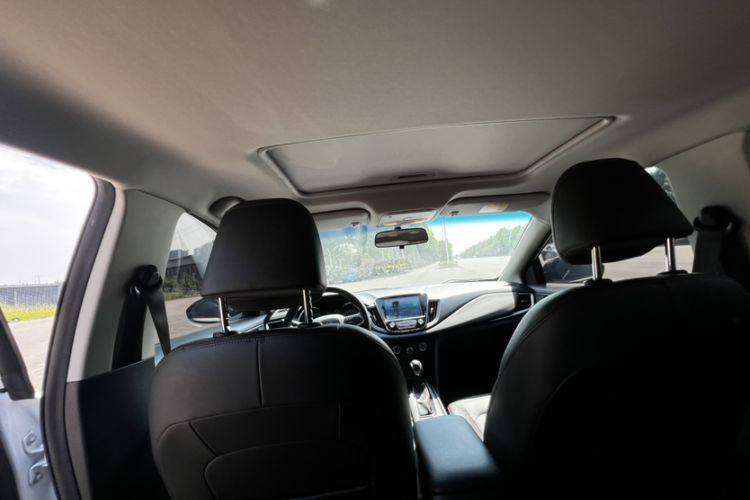 Used Chevrolet Monza 2022 Light Hybrid Redline 320T Dual-Clutch Thrilling Edition Interior 3
