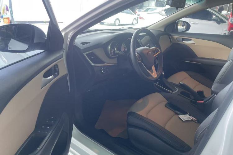 Used Chevrolet Monza 2022 320 Automatic Enjoyment Sunroof Version Interior 4