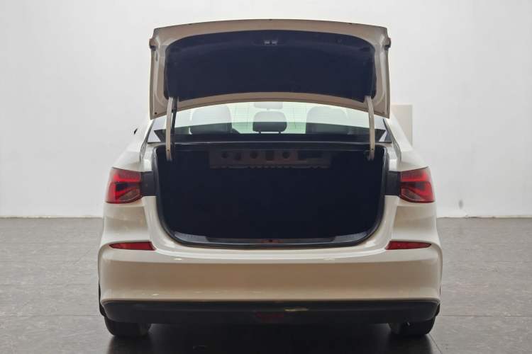 Used Chevrolet Monza 2022 320 Automatic Enjoyment Sunroof Version Interior 6