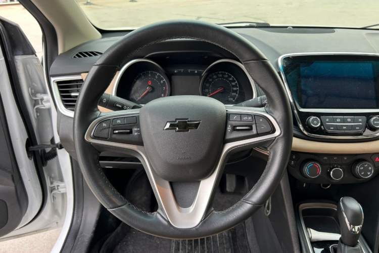 Used Chevrolet Monza 2022 320 Automatic Enjoyment Sunroof Version Interior 9