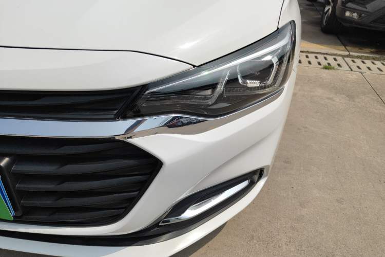 Used Chevrolet Monza 2022 320 Automatic Enjoyment Sunroof Version Left Front Headlight