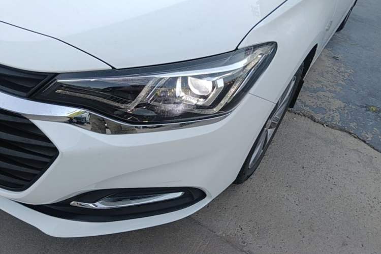 Used Chevrolet Monza 2022 320 Automatic Enjoyment Sunroof Version Left Front Headlight