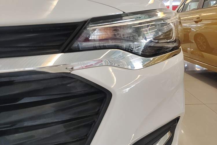 Used Chevrolet Monza 2022 320 Automatic Enjoyment Sunroof Version Left Front Headlight