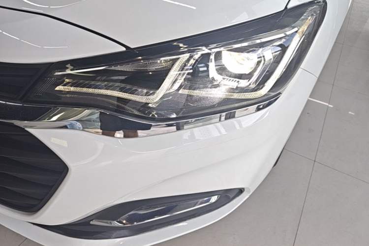 Used Chevrolet Monza 2022 320 Automatic Enjoyment Sunroof Version Left Front Headlight