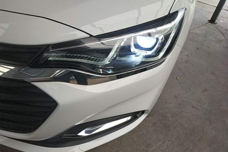 Used Chevrolet Monza 2022 320 Automatic Enjoyment Sunroof Version Left Front Headlight
