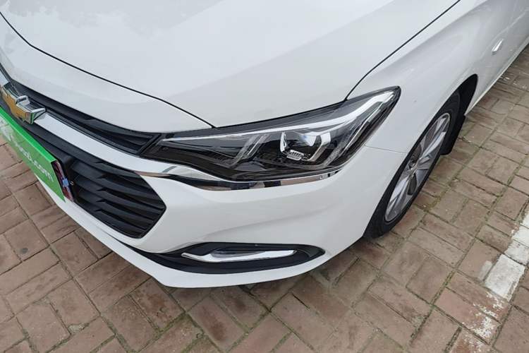 Used Chevrolet Monza 2022 320 Automatic Enjoyment Sunroof Version Left Front Headlight