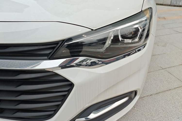 Used Chevrolet Monza 2022 320 Automatic Enjoyment Sunroof Version Left Front Headlight
