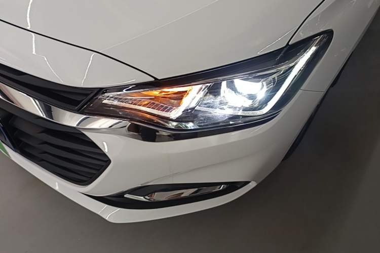 Used Chevrolet Monza 2022 320 Automatic Enjoyment Sunroof Version Left Front Headlight