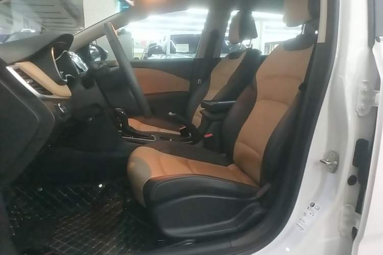 Used Chevrolet Monza 2022 320 Automatic Enjoyment Sunroof Version Left Front Seat