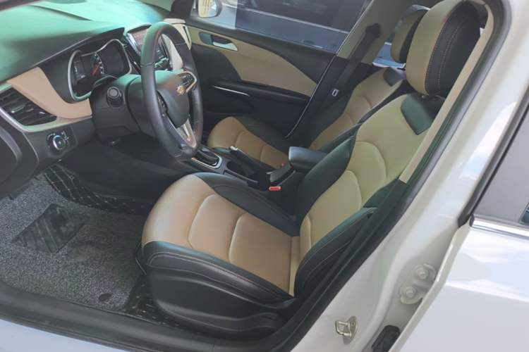 Used Chevrolet Monza 2022 320 Automatic Enjoyment Sunroof Version Left Front Seat