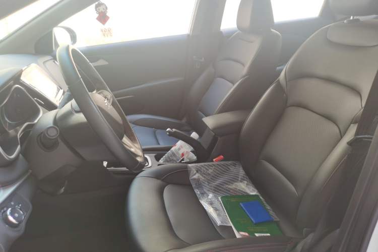 Used Chevrolet Monza 2022 Light Hybrid Redline 320T Dual-Clutch Thrilling Edition Left Front Seat