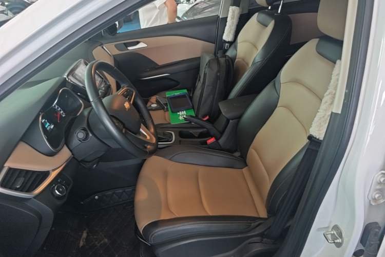 Used Chevrolet Monza 2022 320 Automatic Enjoyment Sunroof Version Left Front Seat