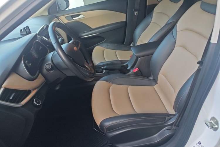 Used Chevrolet Monza 2022 320 Automatic Enjoyment Sunroof Version Left Front Seat
