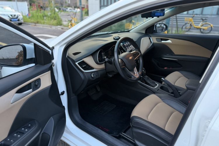 Used Chevrolet Monza 2022 320 Automatic Enjoyment Sunroof Version Left Front Seat