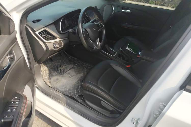 Used Chevrolet Monza 2022 Light Hybrid RS 330T Automatic Comfort Edition Left Front Seat