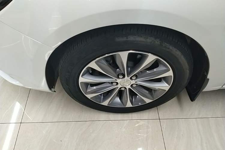 Used Chevrolet Monza 2022 320 Automatic Enjoyment Sunroof Version Left Front Wheel Hub