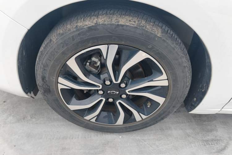 Used Chevrolet Monza 2022 Light Hybrid RS 330T Automatic Comfort Edition Left Front Wheel Hub