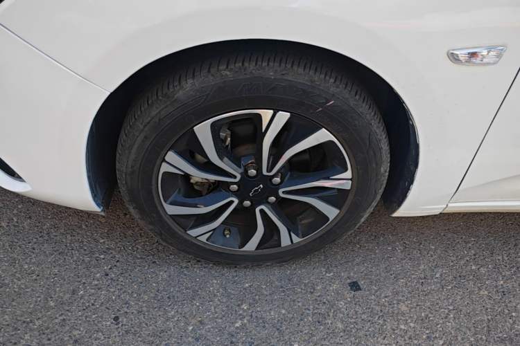 Used Chevrolet Monza 2022 Light Hybrid RS 330T Automatic Comfort Edition Left Front Wheel Hub