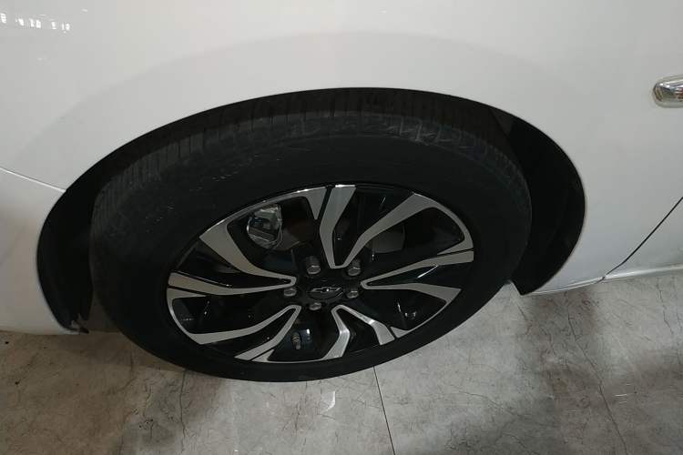 Used Chevrolet Monza 2022 Light Hybrid RS 330T Automatic Comfort Edition Left Front Wheel Hub