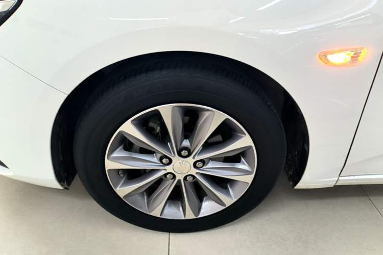 Used Chevrolet Monza 2022 320 Automatic Enjoyment Sunroof Version Left Front Wheel Hub