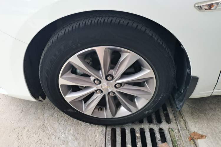 Used Chevrolet Monza 2022 320 Automatic Enjoyment Sunroof Version Left Front Wheel Hub