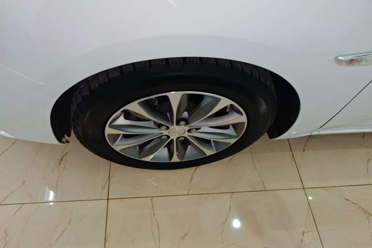 Used Chevrolet Monza 2022 320 Automatic Enjoyment Sunroof Version Left Front Wheel Hub