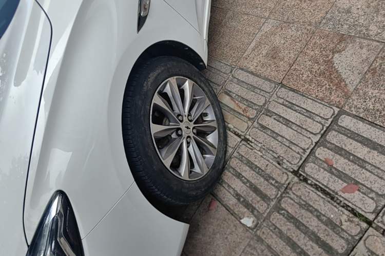Used Chevrolet Monza 2022 320 Automatic Enjoyment Sunroof Version Left Front Wheel Hub