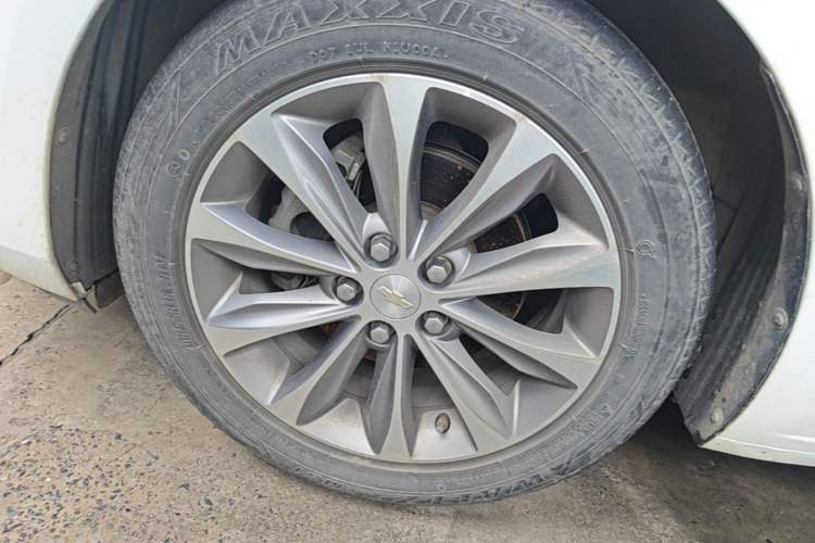 Used Chevrolet Monza 2022 320 Automatic Enjoyment Edition Left Front Wheel Hub