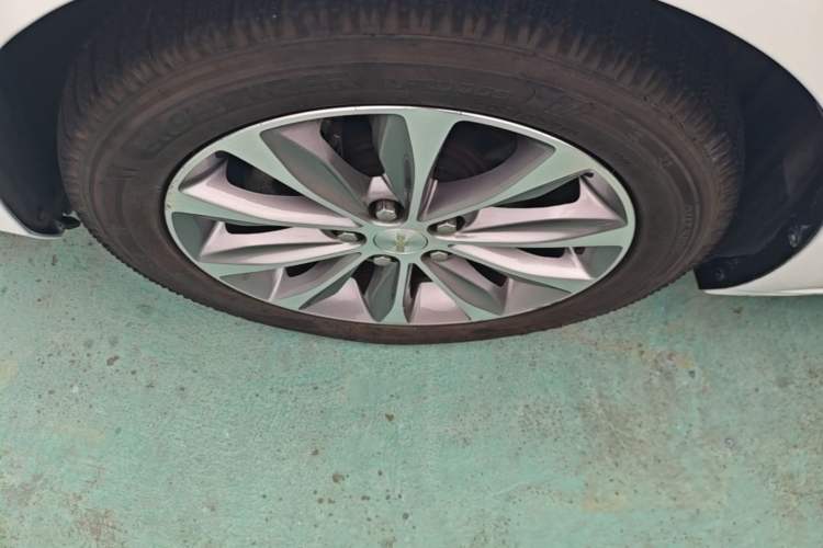 Used Chevrolet Monza 2022 320 Automatic Enjoyment Edition Left Front Wheel Hub