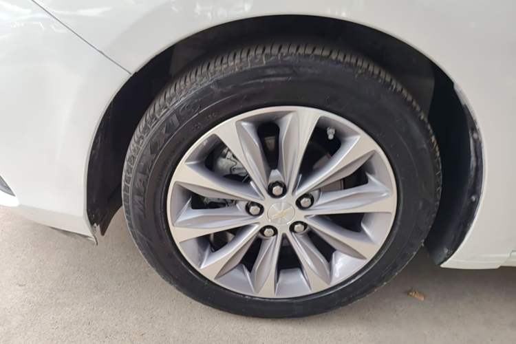 Used Chevrolet Monza 2022 320 Automatic Enjoyment Sunroof Version Left Front Wheel Hub
