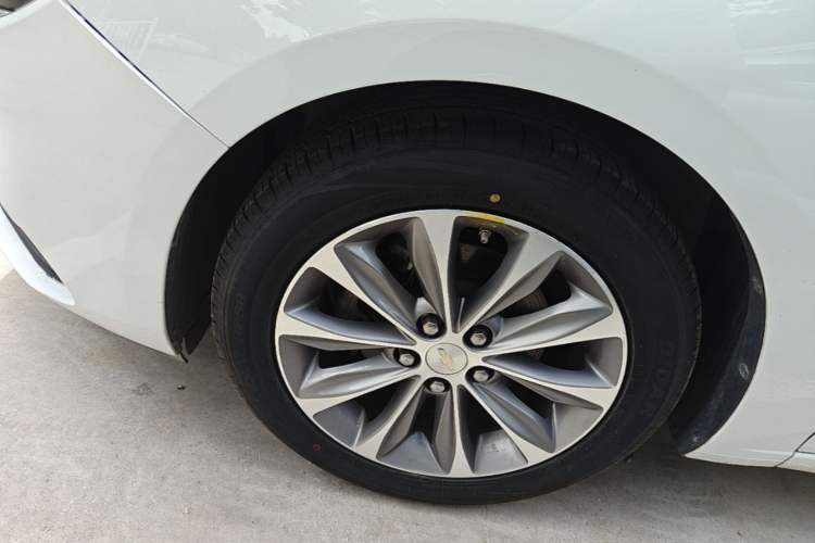 Used Chevrolet Monza 2022 320 Automatic Enjoyment Sunroof Version Left Front Wheel Hub