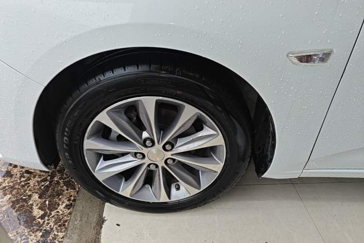 Used Chevrolet Monza 2022 320 Automatic Enjoyment Sunroof Version Left Front Wheel Hub
