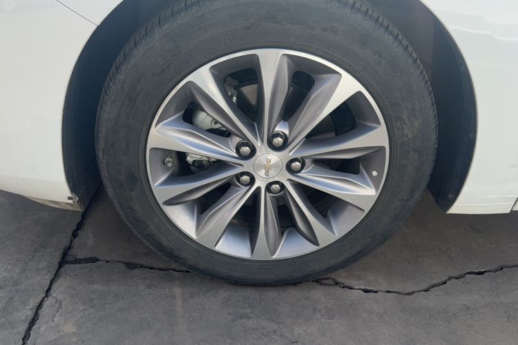Used Chevrolet Monza 2022 320 Automatic Enjoyment Sunroof Version Left Front Wheel Hub