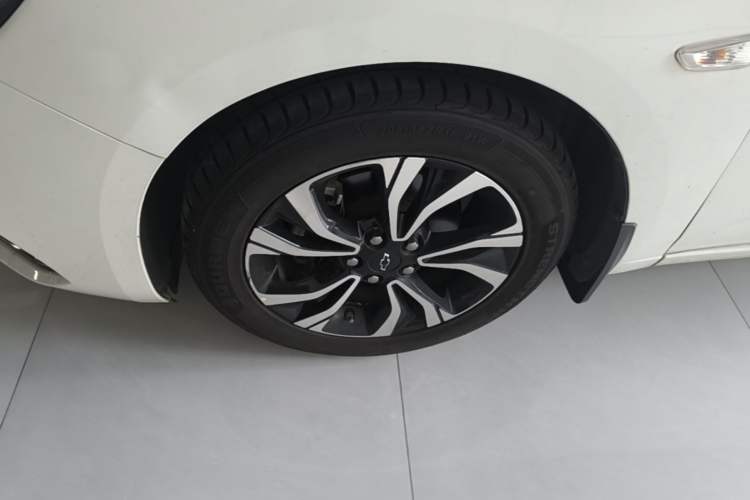 Used Chevrolet Monza 2022 Light Hybrid RS 330T Automatic Comfort Edition Left Front Wheel Hub