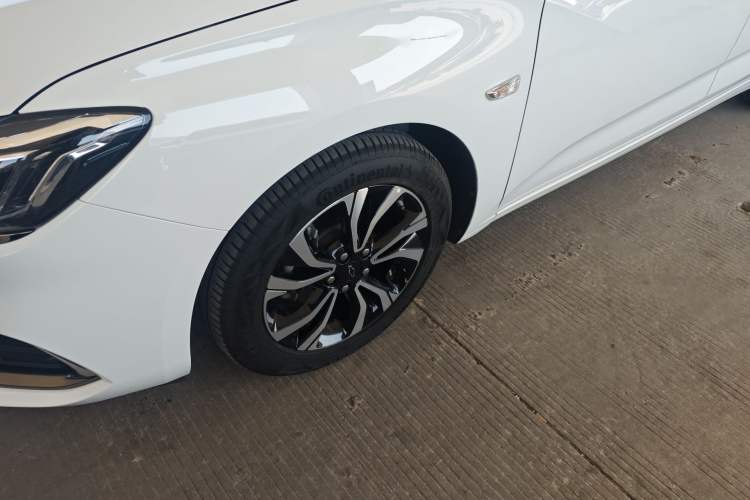 Used Chevrolet Monza 2022 Light Hybrid RS 330T Automatic Comfort Edition Left Front Wheel Hub