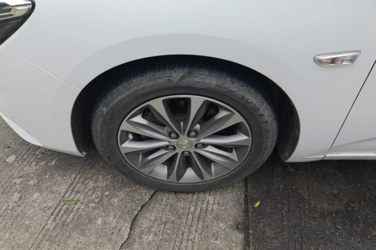 Used Chevrolet Monza 2022 320 Automatic Enjoyment Sunroof Version Left Front Wheel Hub