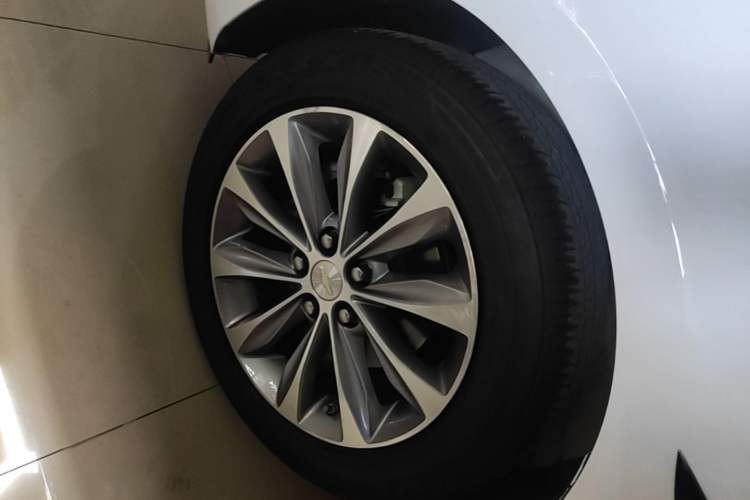 Used Chevrolet Monza 2022 320 Automatic Enjoyment Edition Left Front Wheel Hub