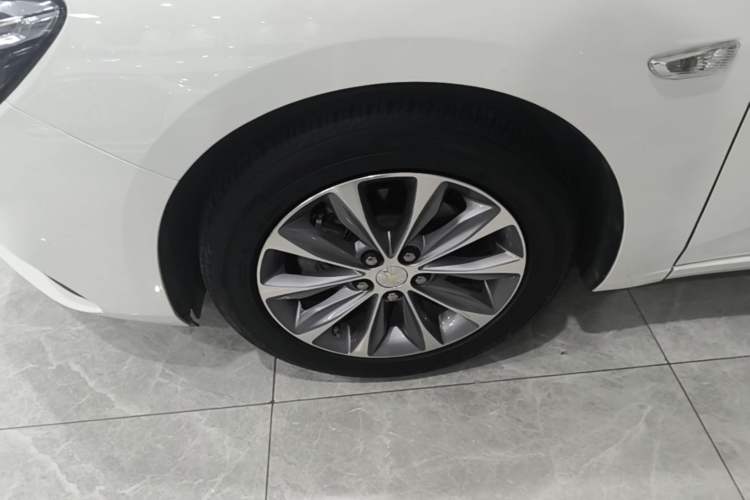 Used Chevrolet Monza 2022 320 Automatic Enjoyment Sunroof Version Left Front Wheel Hub
