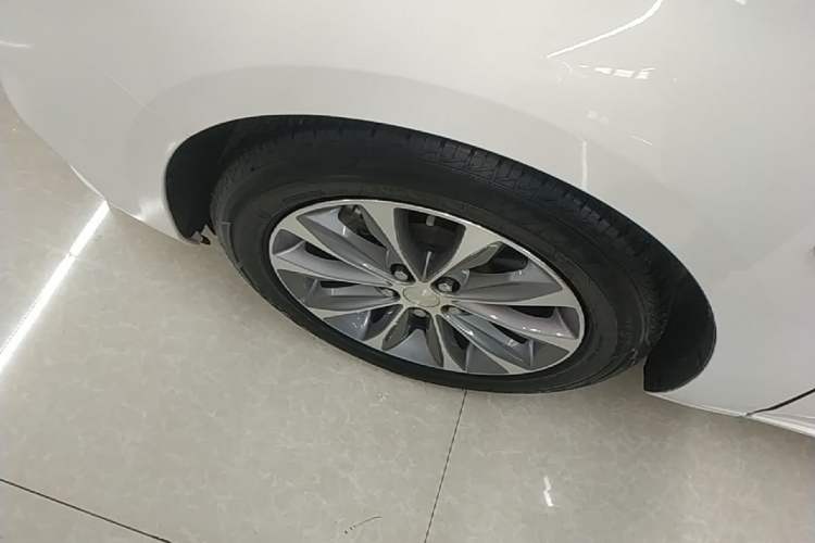 Used Chevrolet Monza 2022 320 Automatic Enjoyment Sunroof Version Left Front Wheel Hub